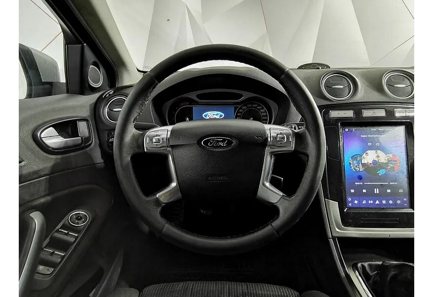 Ford Mondeo 2.0 MT (145 л.с.) Серебристый в АВИЛОН. Слайд №20