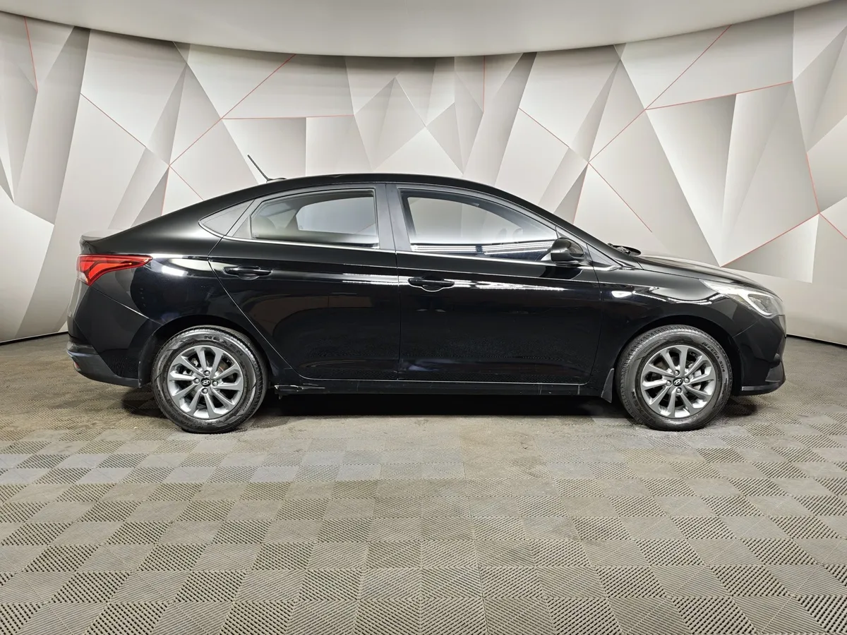 Hyundai Solaris 1.6 AT (123 л.с.) Elegance Черный в АВИЛОН. Слайд №6