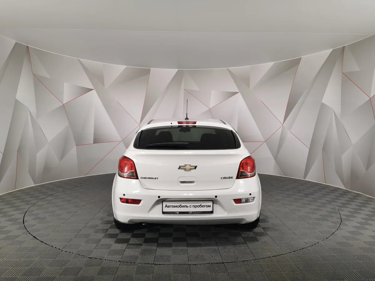 Chevrolet Cruze 1.8 MT (141 л.с.) Белый в АВИЛОН. Слайд №8
