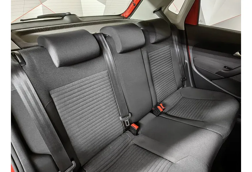 Volkswagen Polo 1.4 DSG (85 л.с.) Comfortline Красный в АВИЛОН. Слайд №16