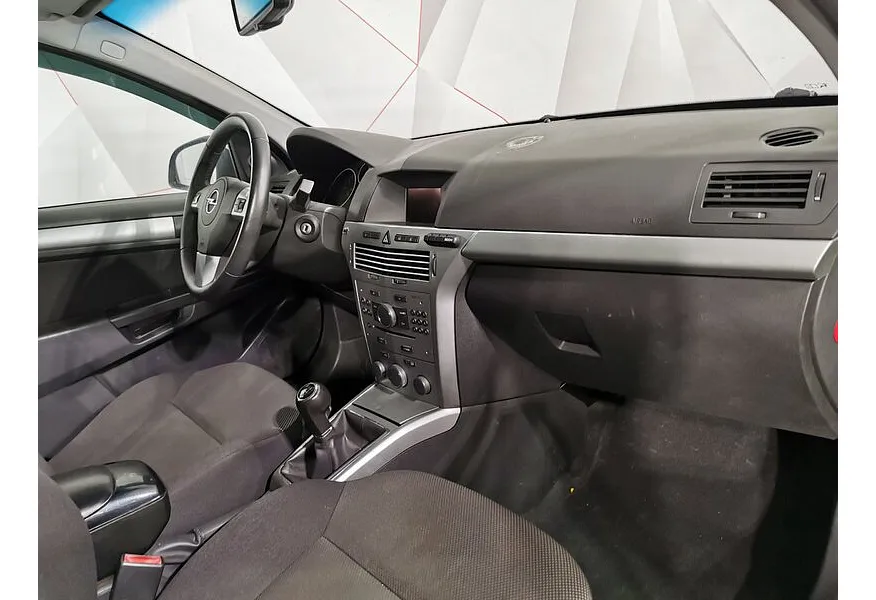 Opel Astra 1.6 MT (115 л.с.) Серебристый в АВИЛОН. Слайд №12