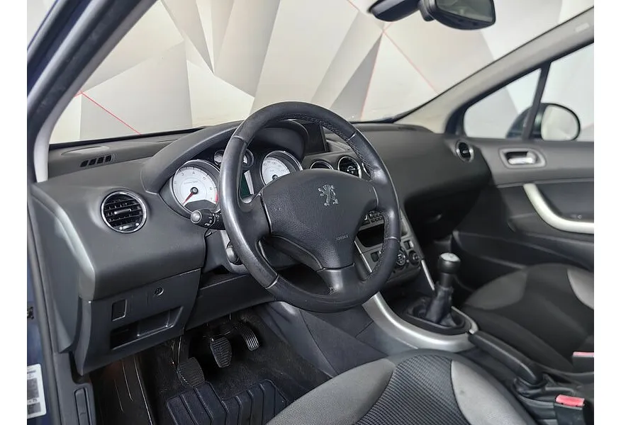 Peugeot 308 1.6 THP АT (150 л.с.) Синий в АВИЛОН. Слайд №17