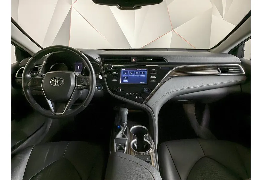 Toyota Camry 2.5 AT (181 л.с.) Стандарт Черный в АВИЛОН. Слайд №9