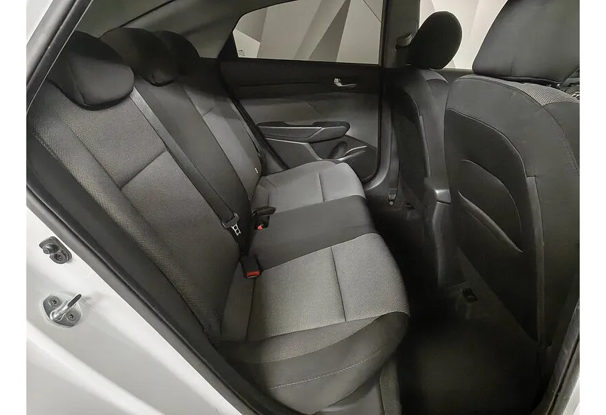 АВИЛОН - Hyundai Solaris 1.6 AT (123 л.с.) Elegance Белый - slide 11