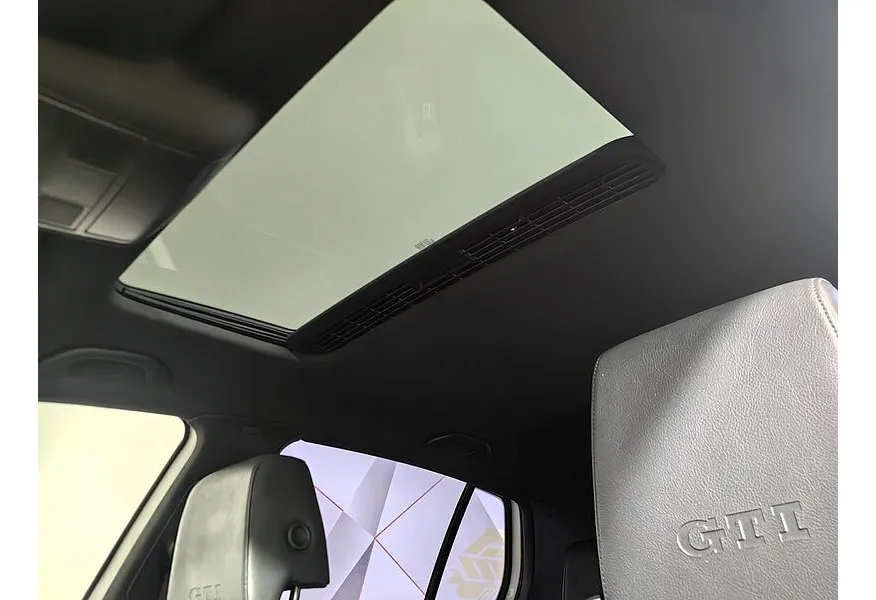 Volkswagen Golf 2.0 TSI DSG (210 л.с.) GTI Белый в АВИЛОН. Слайд №21 Volkswagen Golf 2.0 TSI DSG (210 л.с.) GTI Белый в АВИЛОН. Слайд №21