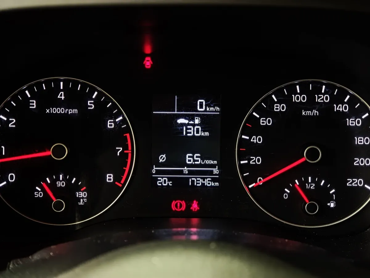 Solaris KRX 1.6 MT (123 л.с.) Luxe Серый в АВИЛОН. Слайд №18