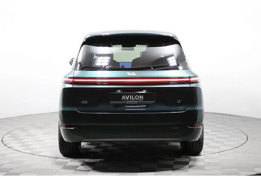 Li Auto L9 1.5 AT 4WD (449 л.с.) Ultra Зеленый в АВИЛОН. Слайд №4