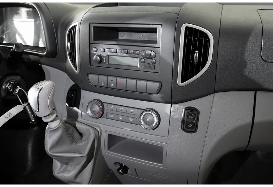 АВИЛОН - Sollers Atlant VAN 2.7D MT RWD SRW (150 л.с.) L3H2 3.5T Белый - slide 9