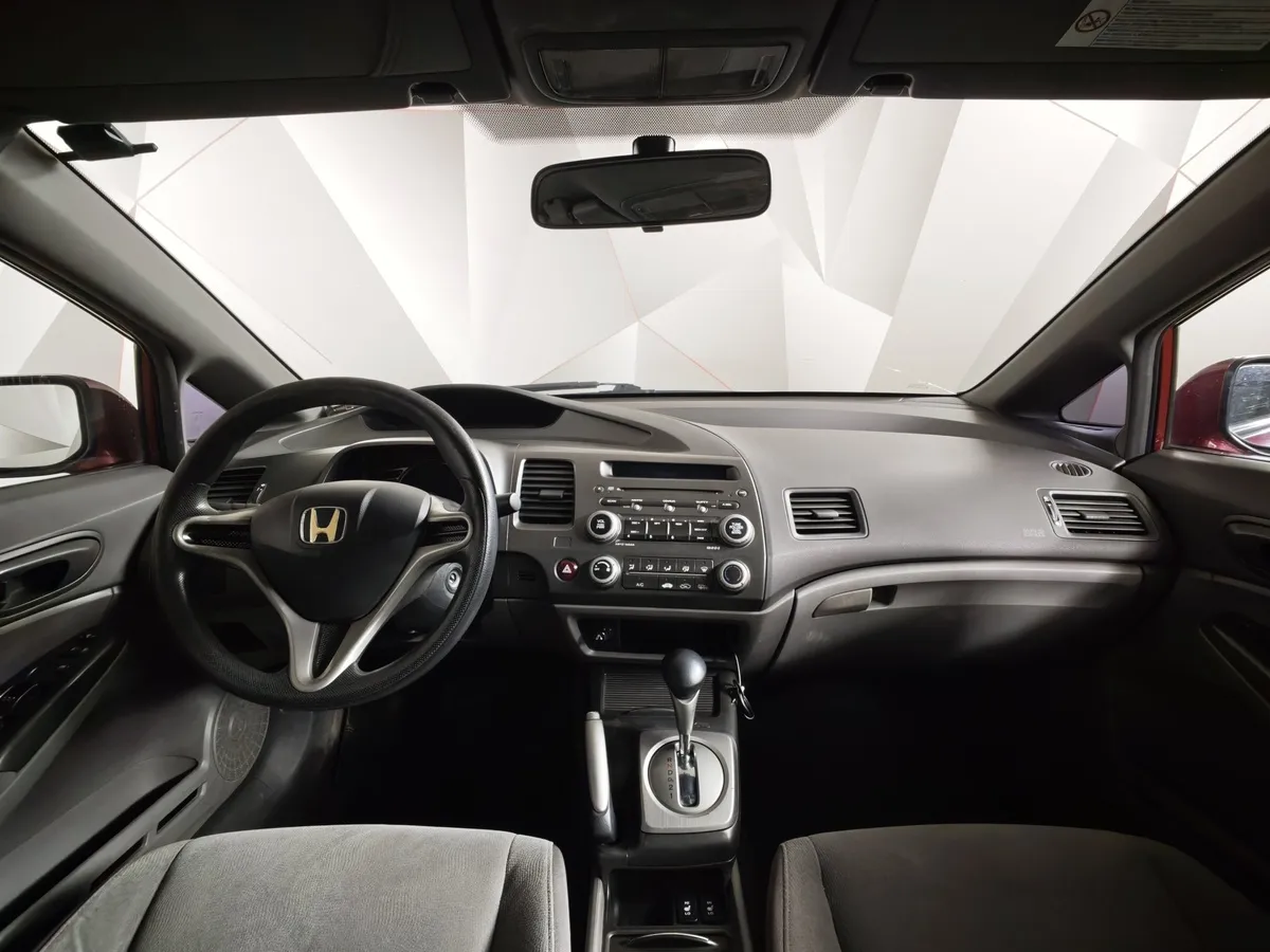 Honda Civic 1.8 AT (140 л.с.) Красный в АВИЛОН. Слайд №12