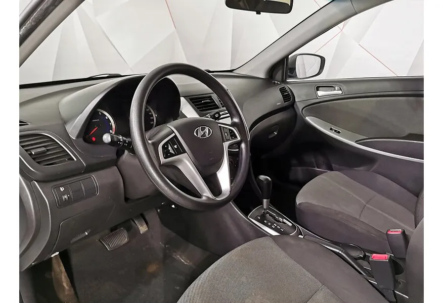 Hyundai Solaris 1.6 AT (123 л.с.) Active Белый в АВИЛОН. Слайд №19 Hyundai Solaris 1.6 AT (123 л.с.) Active Белый в АВИЛОН. Слайд №19