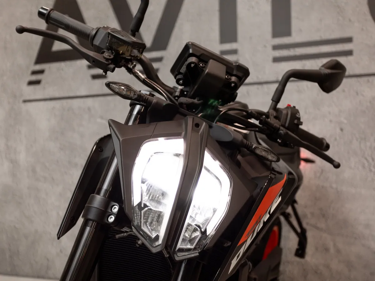KTM 790 Duke 799 см³ (95 л.с.) 799 Черный в АВИЛОН. Слайд №10 KTM 790 Duke 799 см³ (95 л.с.) 799 Черный в АВИЛОН. Слайд №10