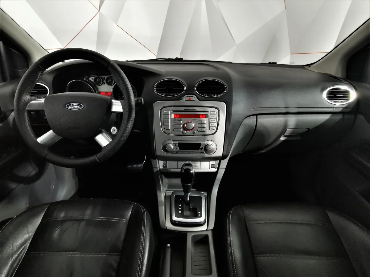 Ford Focus 2.0 AT (145 л.с.) Черный в АВИЛОН. Слайд №13