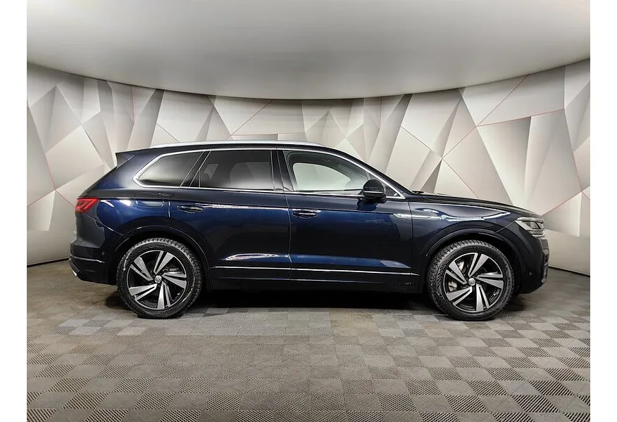 Volkswagen Touareg 3.0 TSI Tiptronic 4Motion (340 л.с.) R-Line Черный в АВИЛОН. Слайд №6