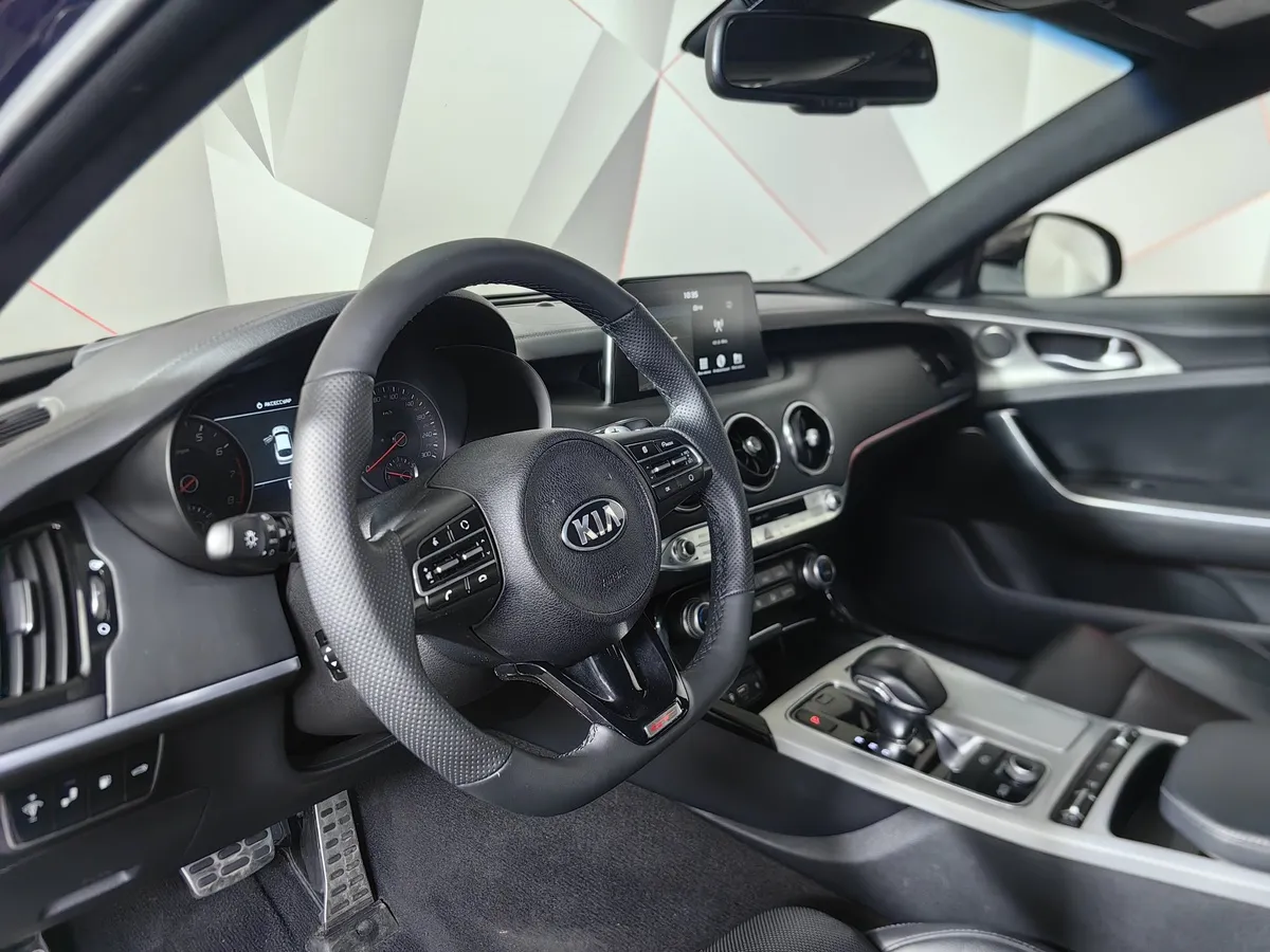 Kia Stinger 2.0 AT (247 л.с.) Comfort Синий в АВИЛОН. Слайд №19