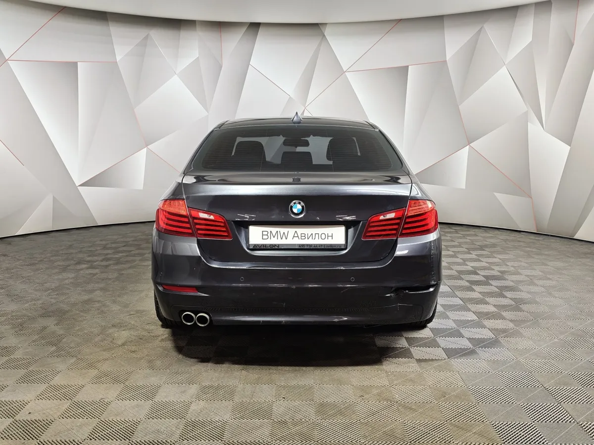 BMW 5 серия 520i AT (184 л.с.) Серый в АВИЛОН. Слайд №4