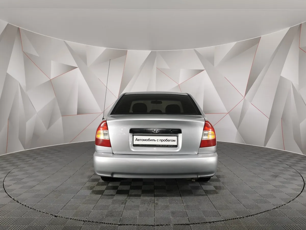 Hyundai Accent 1.5 MT (102 л.с.) Серебристый в АВИЛОН. Слайд №8