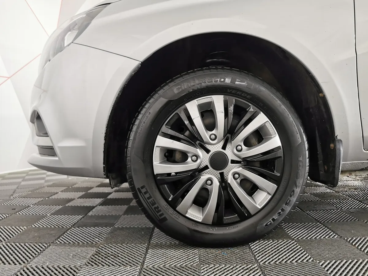 ВАЗ (Lada) Vesta 1.6 MT (106 л.с.) Comfort Winter Серый в АВИЛОН. Слайд №9