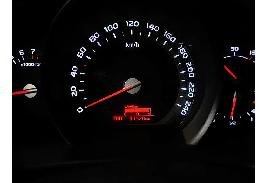 АВИЛОН - Kia Sportage 2.0 MT (150 л.с.) Серебристый - slide 19