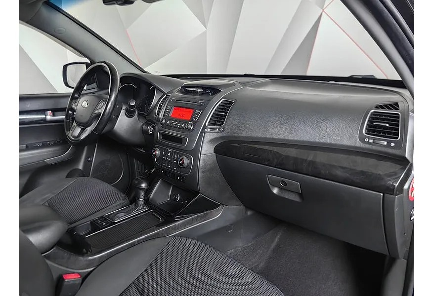 Kia Sorento 2.4 AT 4WD (175 л.с.) Luxe Черный в АВИЛОН. Слайд №10