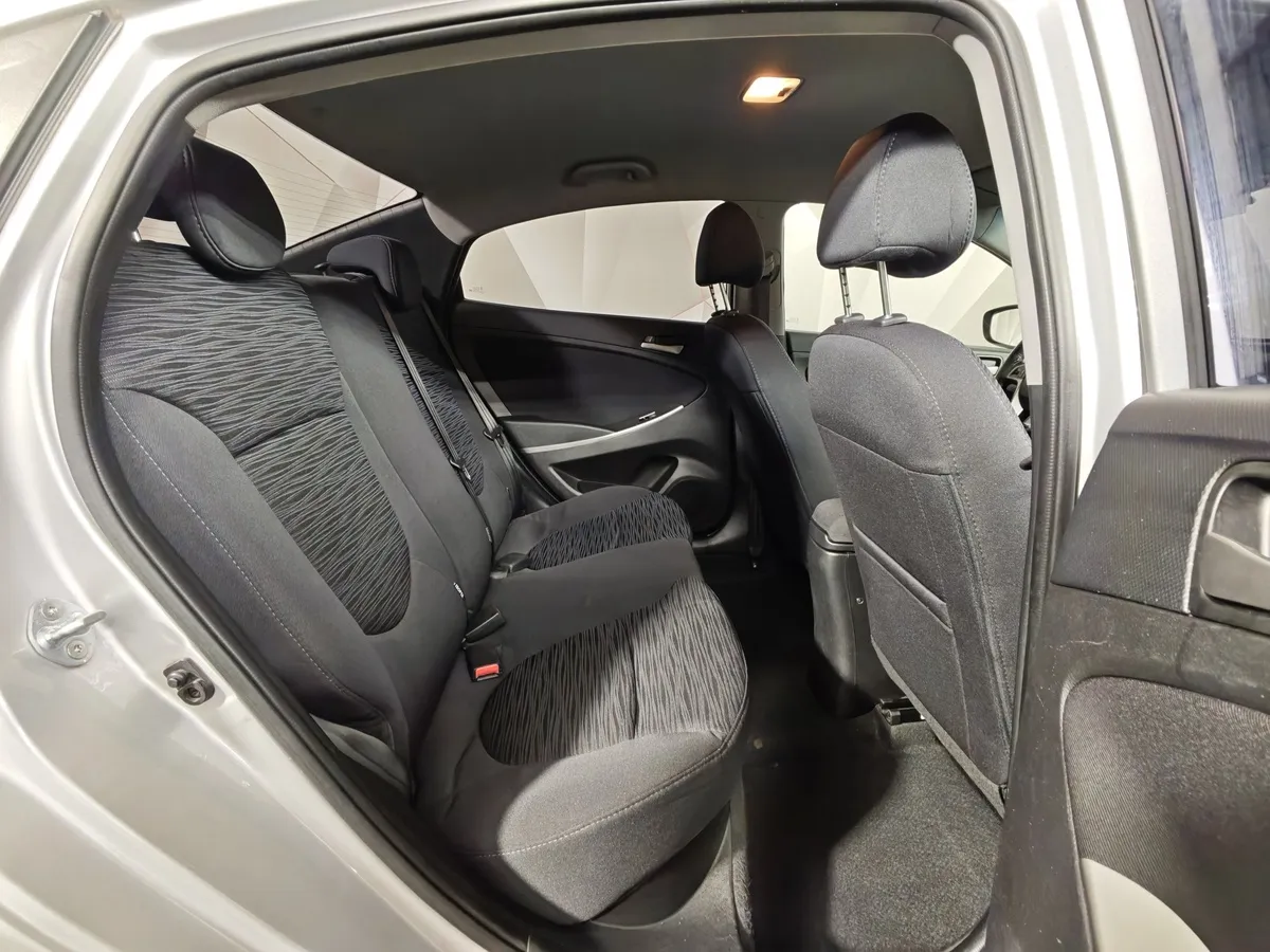 Hyundai Solaris 1.6 AT (123 л.с.) Comfort Серебристый в АВИЛОН. Слайд №16