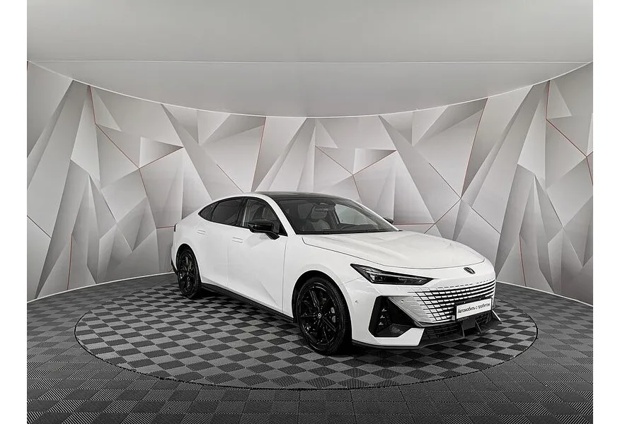 Changan UNI-V 1.5 AMT (181 л.с.) LX Белый в АВИЛОН. Слайд №3