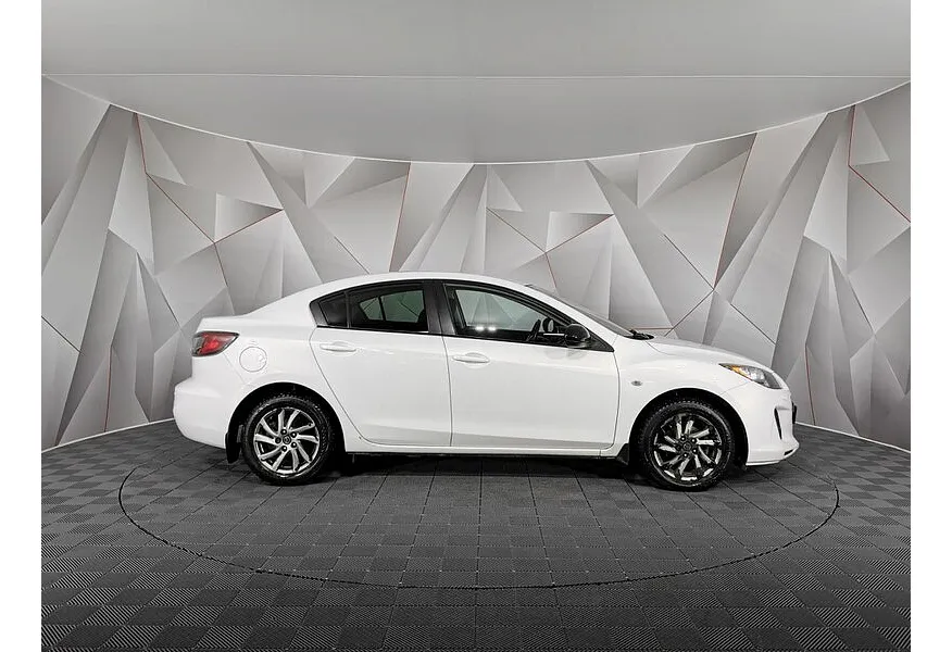 Mazda 3 1.6 AT (105 л.с.) Белый в АВИЛОН. Слайд №6