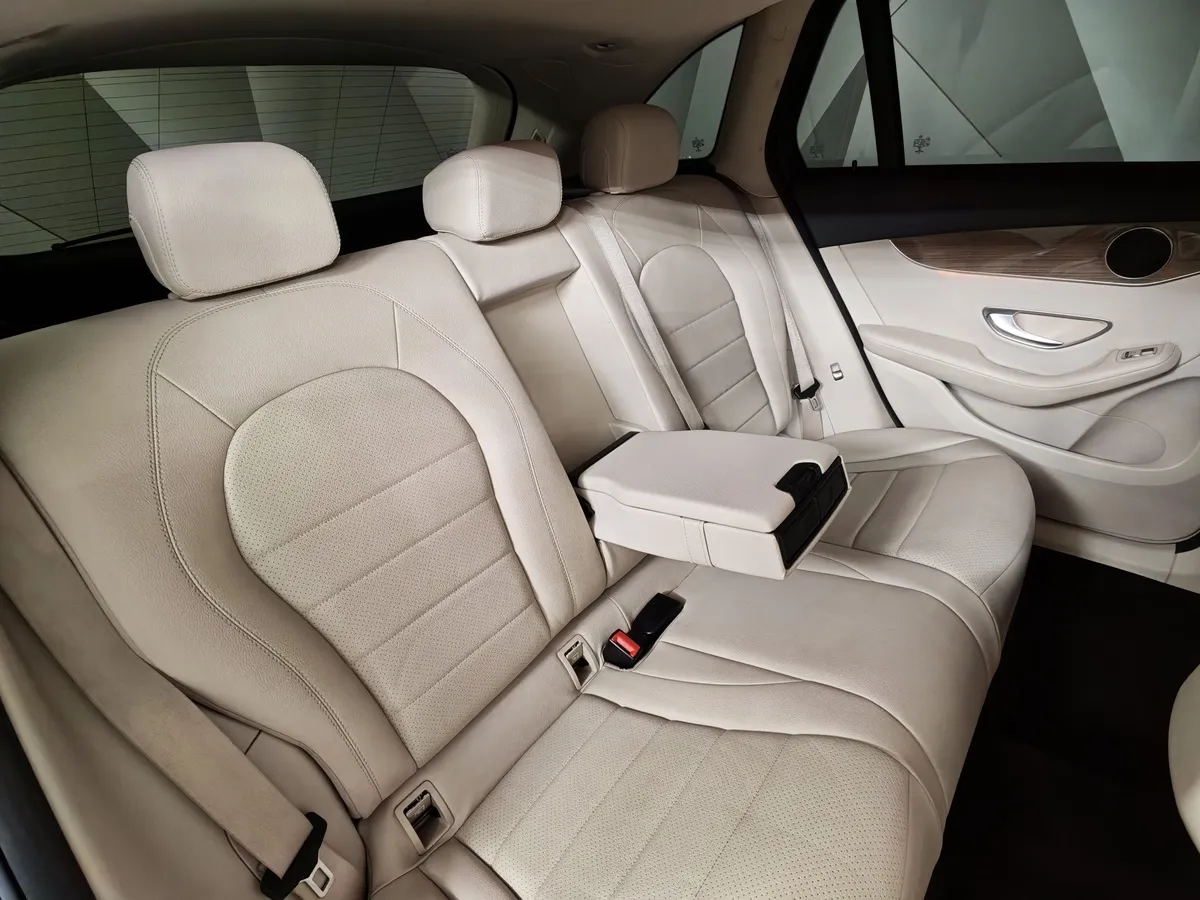 Mercedes-Benz GLC 300 9G-TRONIC 4MATIC (245 л.с.) Коричневый в АВИЛОН. Слайд №16
