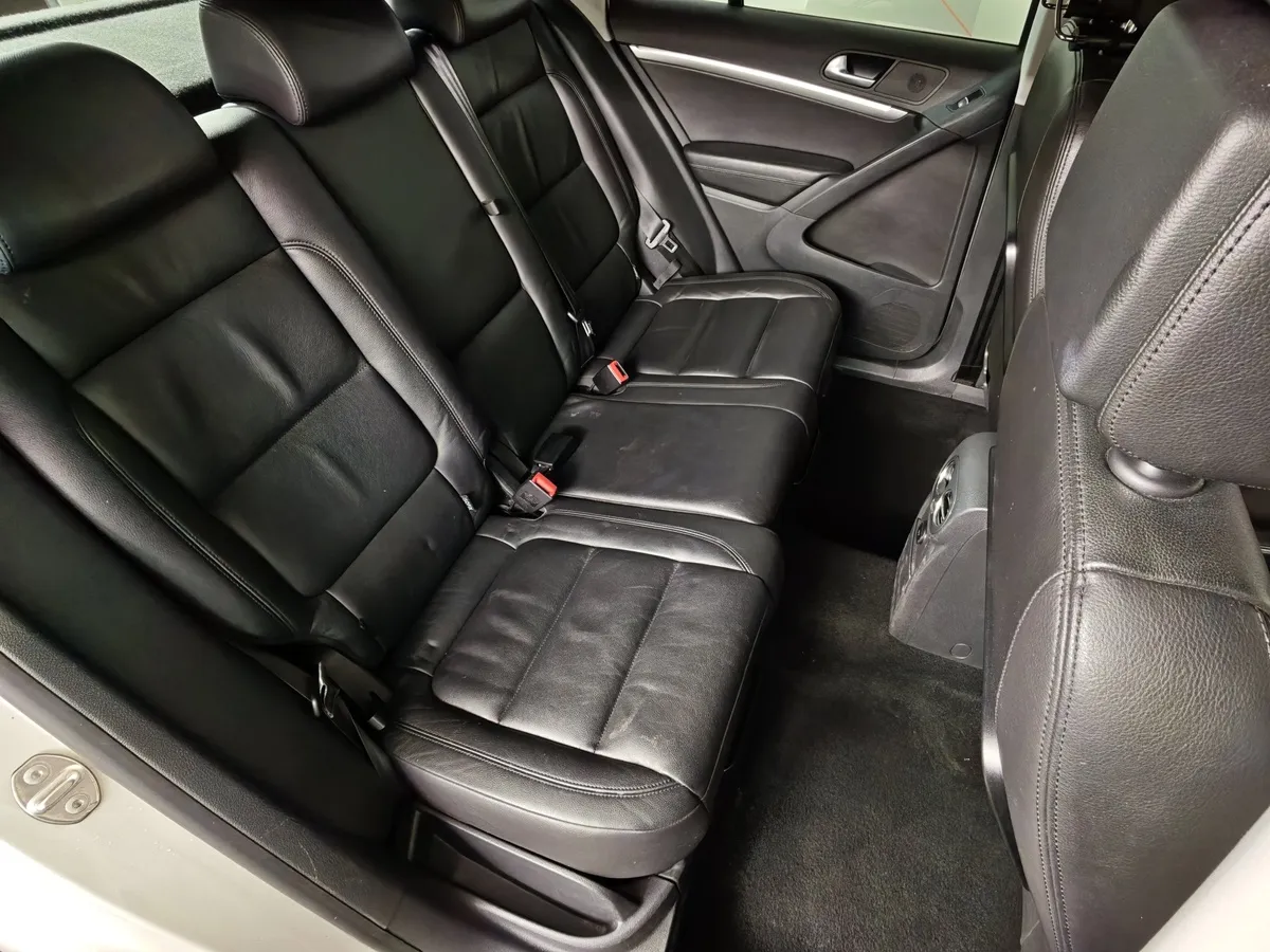 Volkswagen Tiguan 1.4 TSI 4Motion AT (150 л.с.) Серебристый в АВИЛОН. Слайд №17