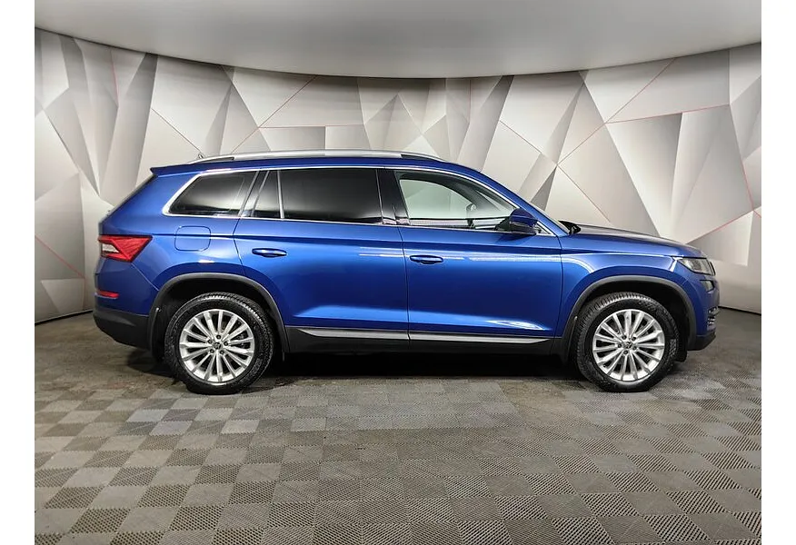 Skoda Kodiaq 2.0 TDI DSG 4X4 (150 л.с.) Синий в АВИЛОН. Слайд №6