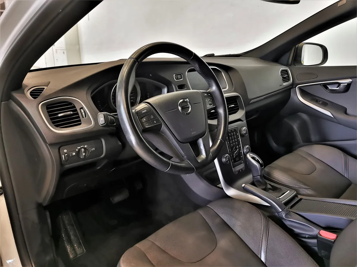 Volvo V40 1.5 T3 Drive-E Geartronic (152 л.с.) Белый в АВИЛОН. Слайд №18