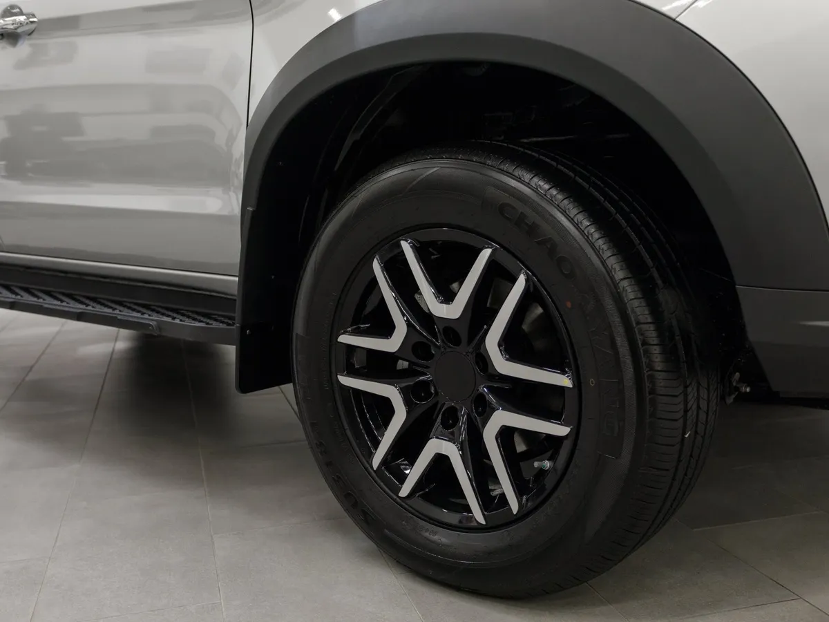 Sollers ST8 2.0G 8AT AWD (224 л.с.) Premium Серебристый в АВИЛОН. Слайд №19