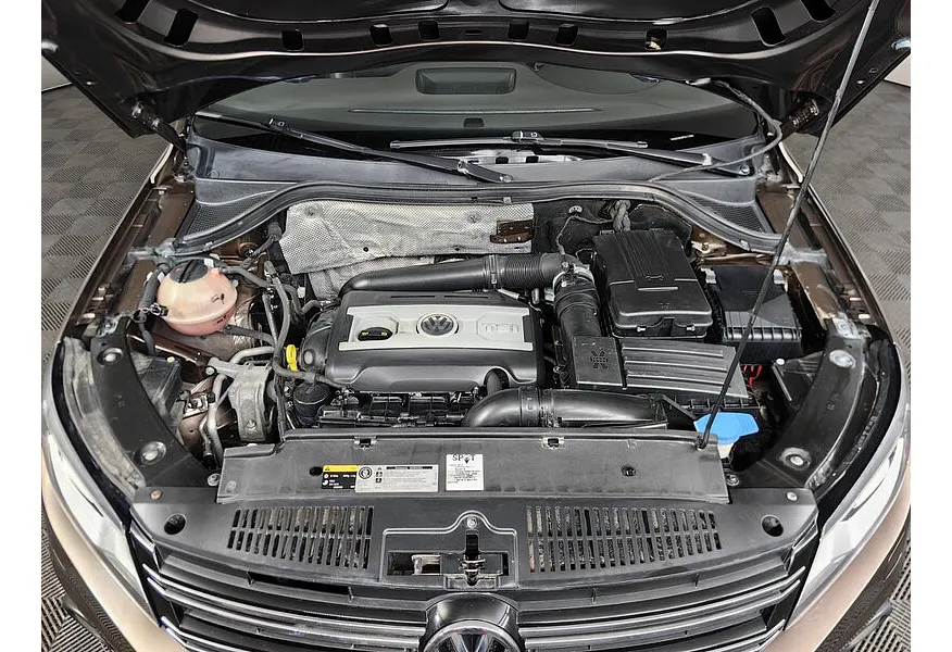 Volkswagen Tiguan 2.0 TSI 4Motion AT (180 л.с.) CLUB Коричневый в АВИЛОН. Слайд №11