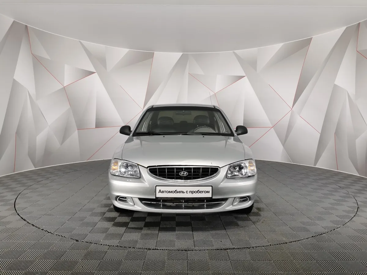 Hyundai Accent 1.5 MT (102 л.с.) Серебристый в АВИЛОН. Слайд №7