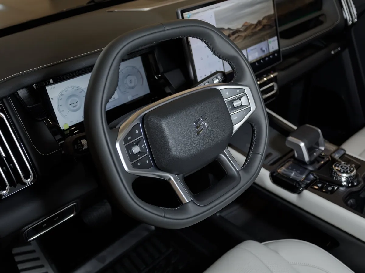 JETOUR T1 2.0T AT 4WD (245 л.с.) Лимитированная серия Черный в АВИЛОН. Слайд №9