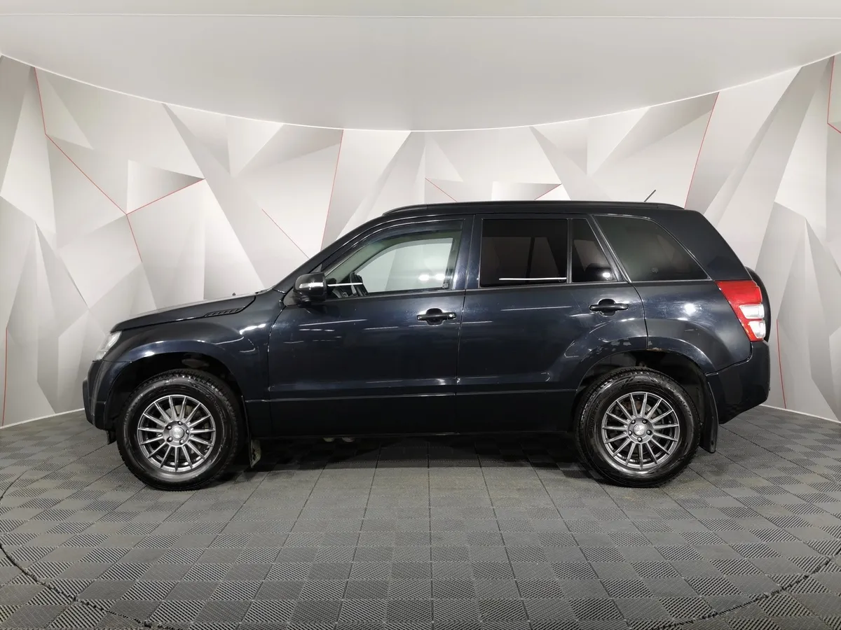 Suzuki Grand Vitara 2.0 AT AWD (140 л.с.) Черный в АВИЛОН. Слайд №5
