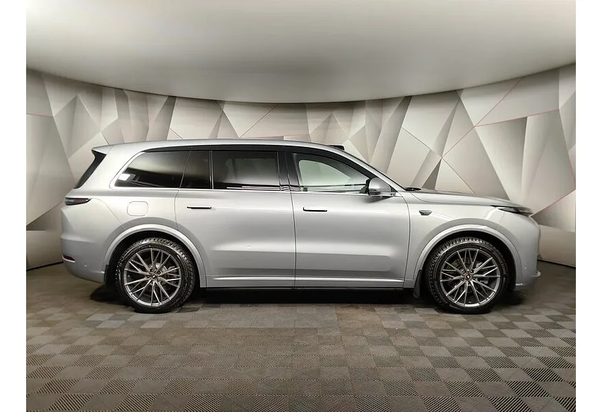 Li Auto L9 1.5 AT 4WD (449 л.с.) Ultra Серый в АВИЛОН. Слайд №6