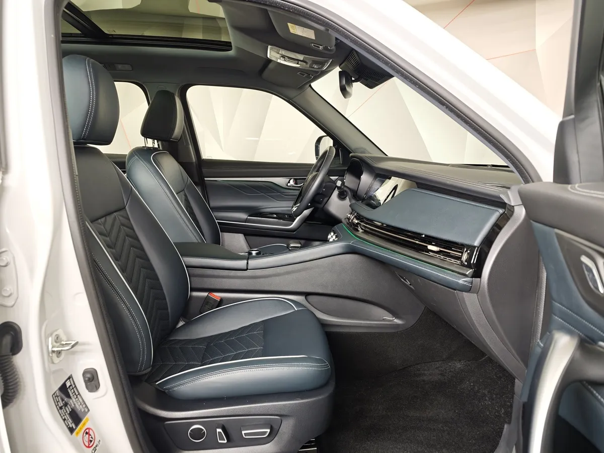 Changan CS95 2.0 AT 4WD (226 л.с.) Tech Белый в АВИЛОН. Слайд №23