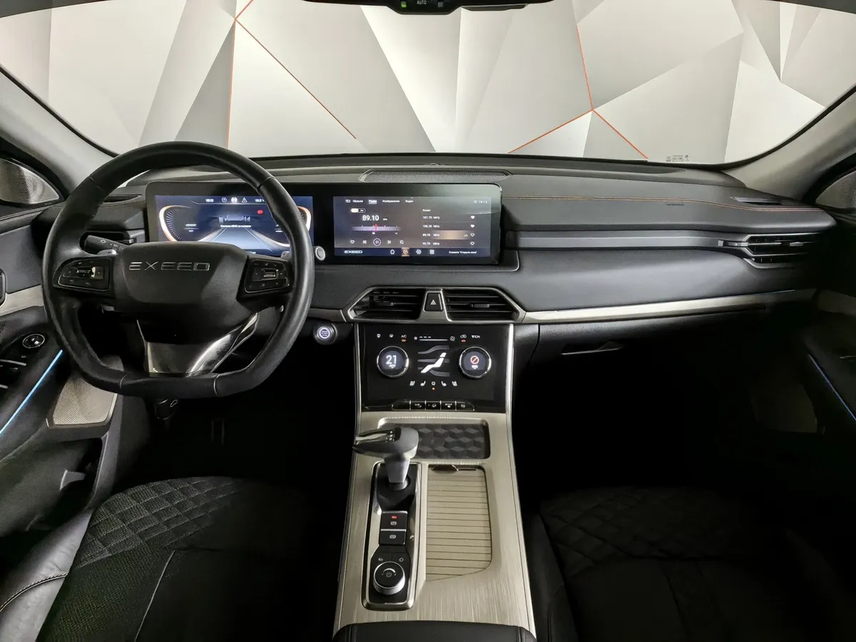 EXEED TXL 2.0 DCT7 AWD (197 л.с.) Sport Edition Серый в АВИЛОН. Слайд №13