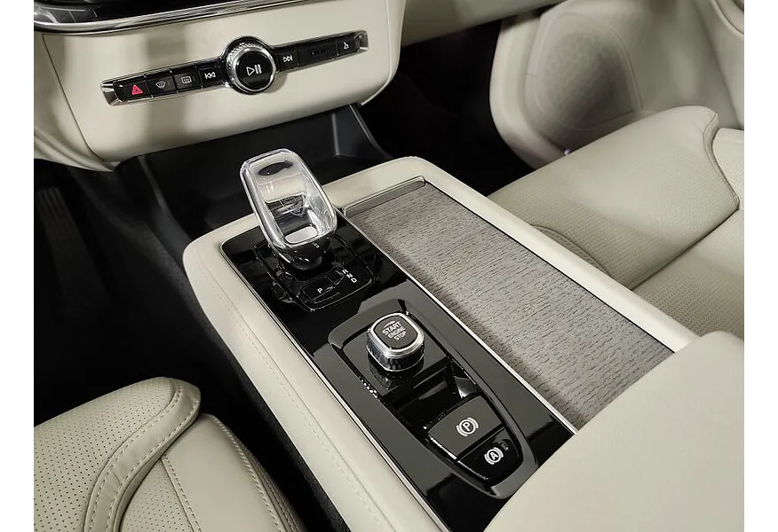 АВИЛОН - Volvo XC90 2.0 B5 mild hybrid AT AWD (7 мест) (258 л.с.) Plus Черный - slide 13