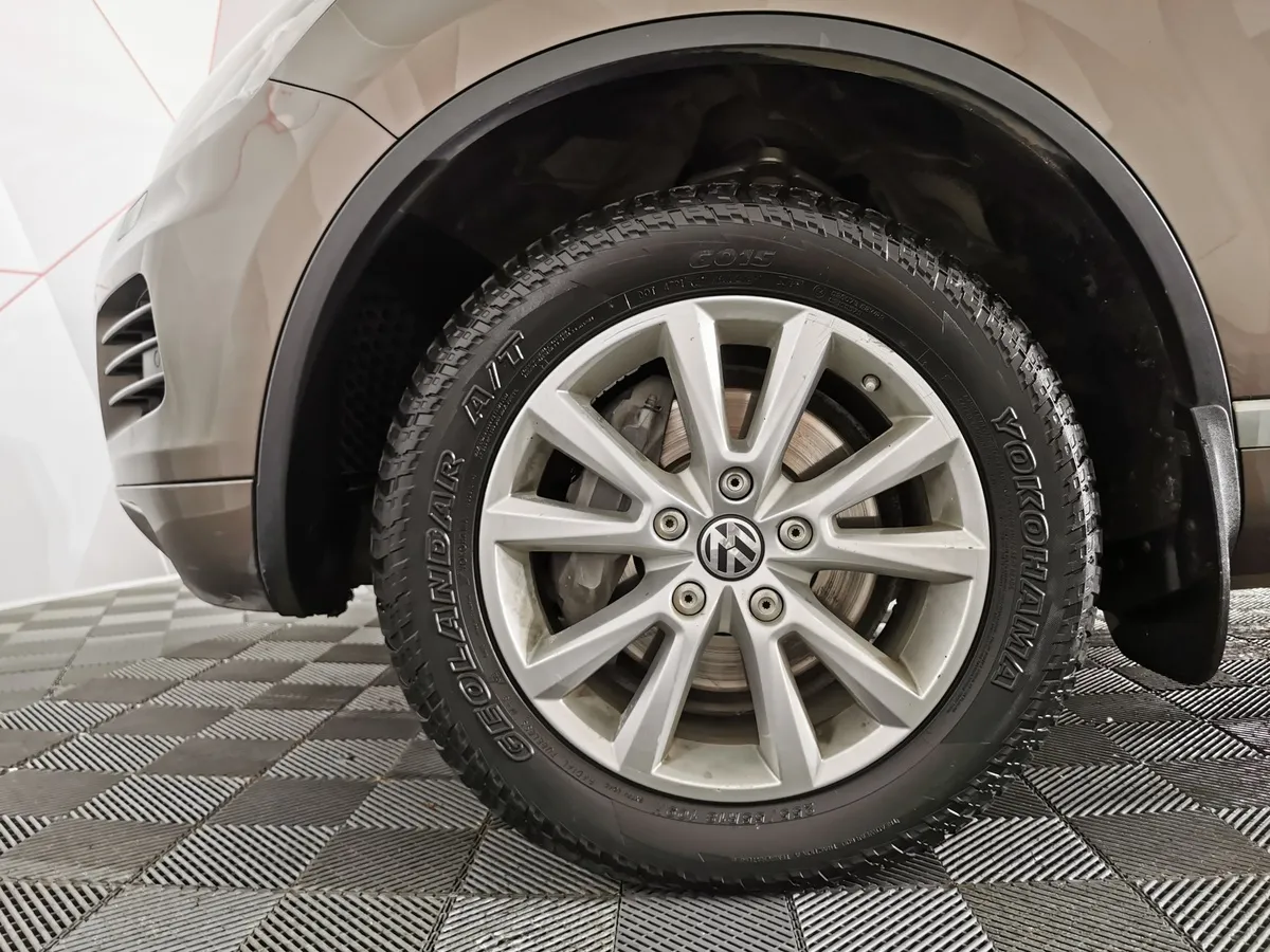 Volkswagen Touareg 3.0 TDI Tiptronic 4Motion (245 л.с.) V6 TDI Коричневый в АВИЛОН. Слайд №9