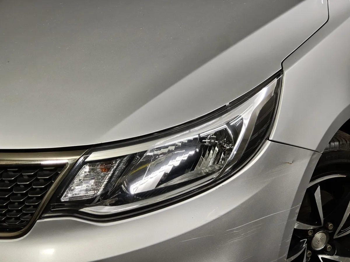 Kia Rio 1.6 AT (123 л.с.) Серебристый в АВИЛОН. Слайд №10