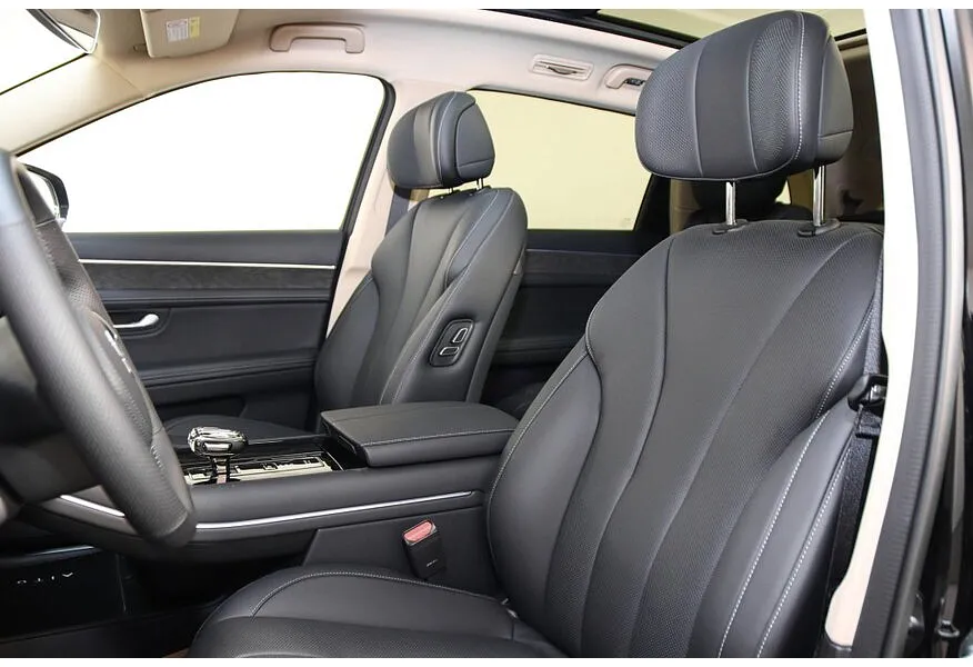 АВИЛОН - AITO M7 1.5 AT AWD (449 л.с.) Luxury Черный - slide 12