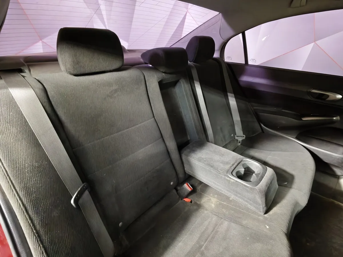 Honda Civic 1.8 AT (142 л.с.) Красный в АВИЛОН. Слайд №11