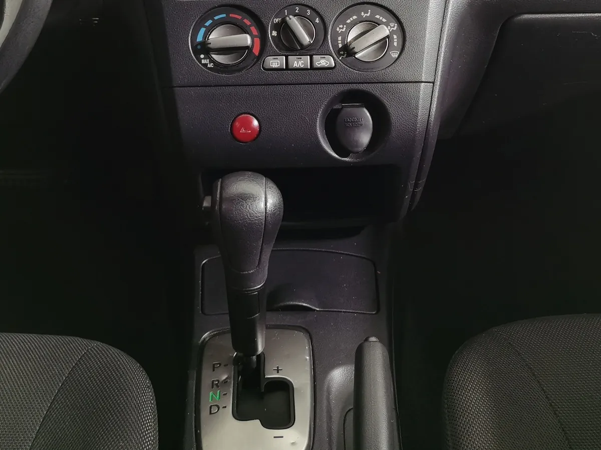 Mitsubishi Outlander 2.4 AT 4WD (160 л.с.) Белый в АВИЛОН. Слайд №12
