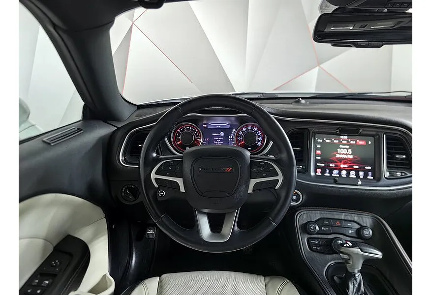 Dodge Challenger 3.6 V6 AT (309 л.с.) Белый в АВИЛОН. Слайд №19