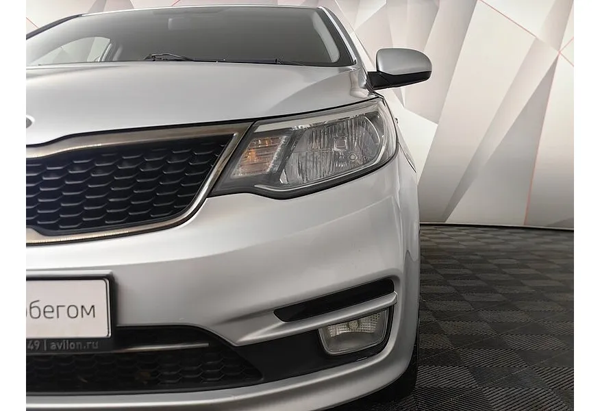 Kia Rio 1.6 AT (123 л.с.) Luxe Серебристый в АВИЛОН. Слайд №10