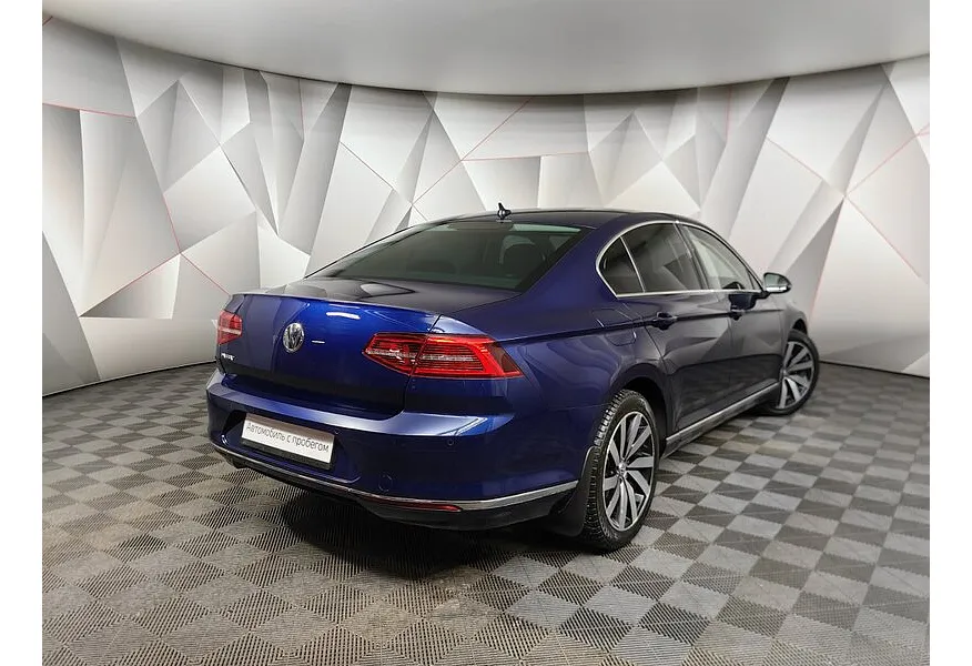 Volkswagen Passat 1.8 TSI BlueMotion DSG (180 л.с.) Highline Синий в АВИЛОН. Слайд №2