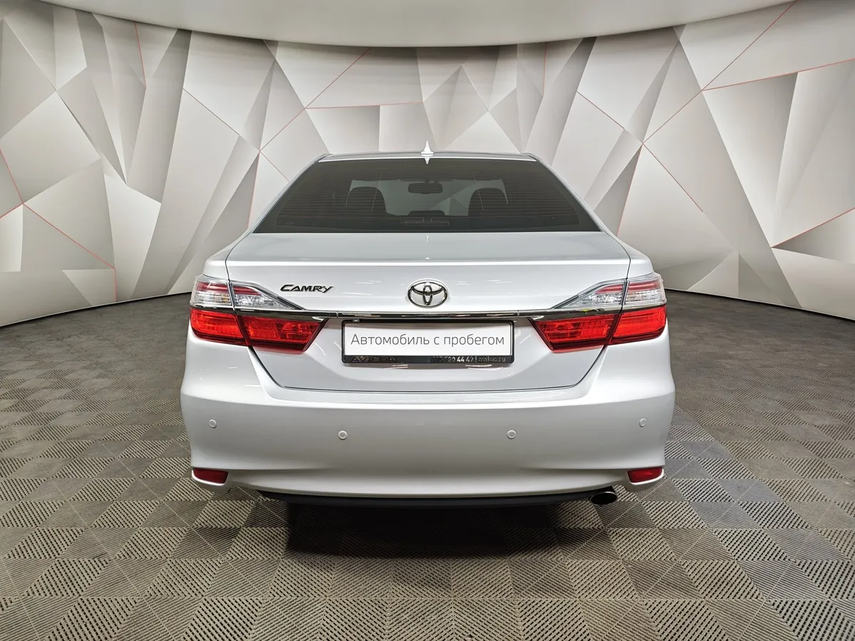 Toyota Camry 2.5 AT (181 л.с.) Классик Серебристый в АВИЛОН. Слайд №8