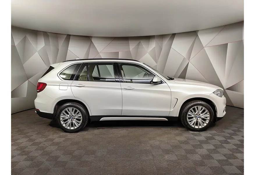 BMW X5 xDrive35i Steptronic (306 л.с.) Белый в АВИЛОН. Слайд №6