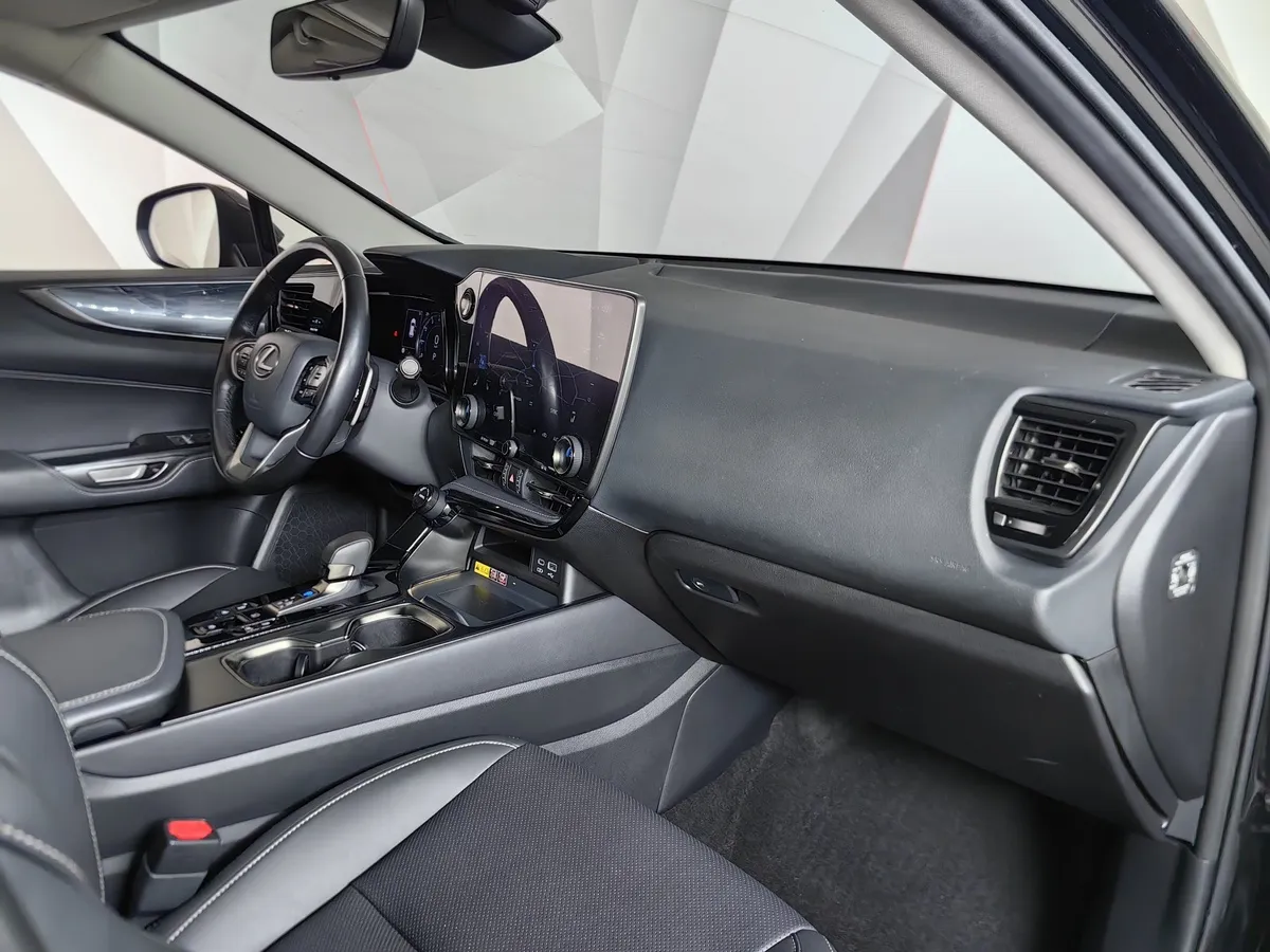 Lexus NX 2.5 AT AWD (200 л.с.) Luxury Черный в АВИЛОН. Слайд №12